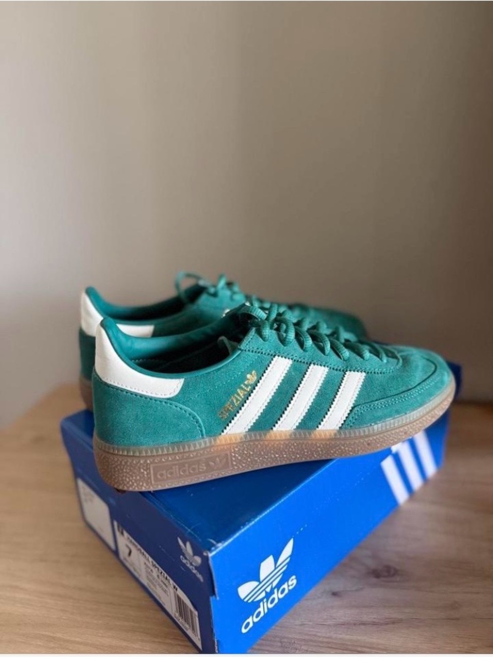 Adidas Spezial green shoes Women’s  size US 7 UK 5.5